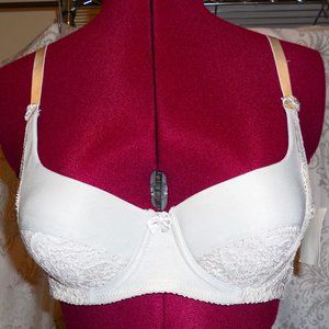 NWT Q-T Intimates Light Blue Padded Bra Partly Lace